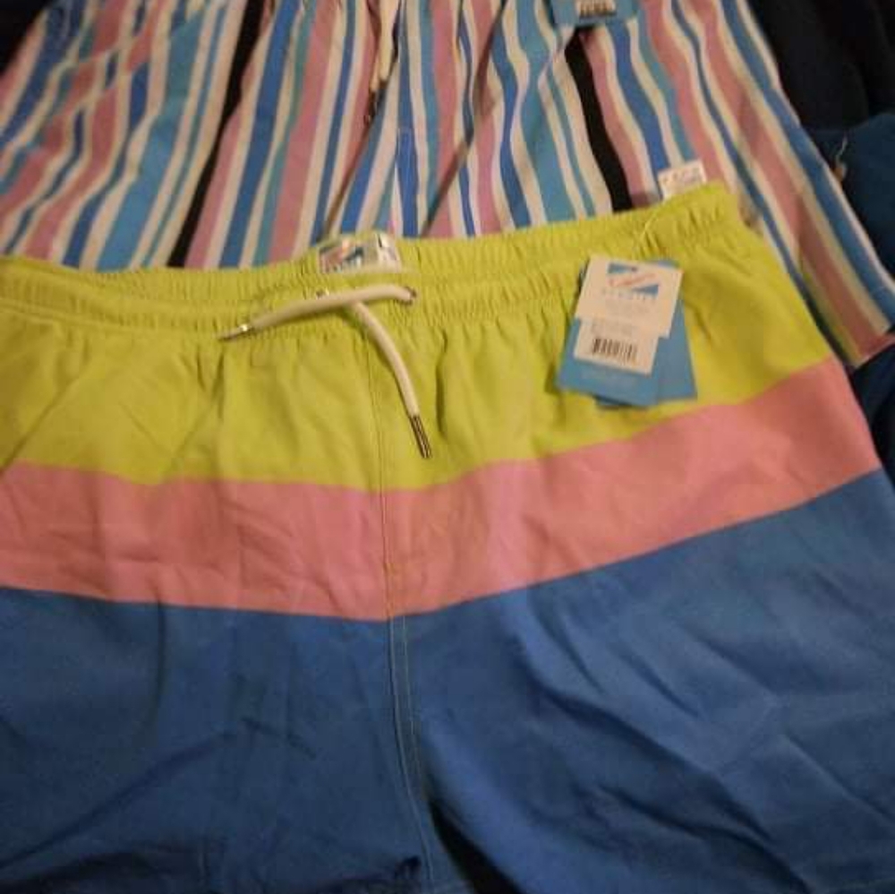 2pair of shorts bermies